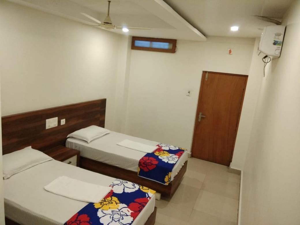 Tirur Tourist Home Eksteriør billede