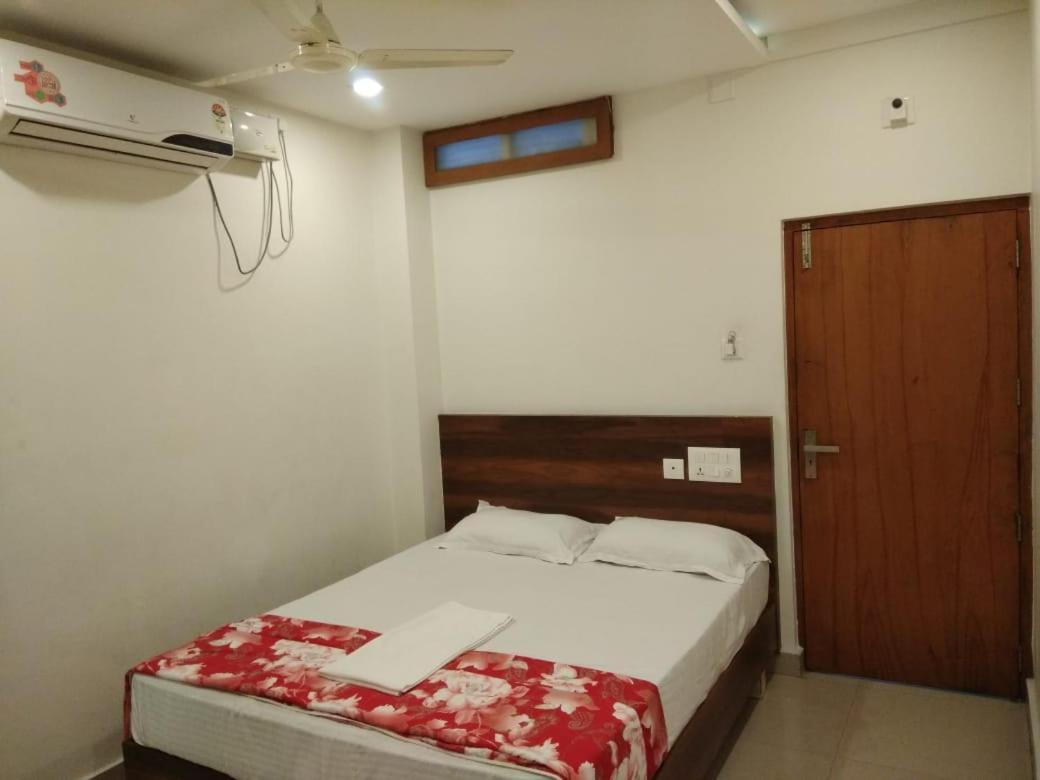 Tirur Tourist Home Eksteriør billede