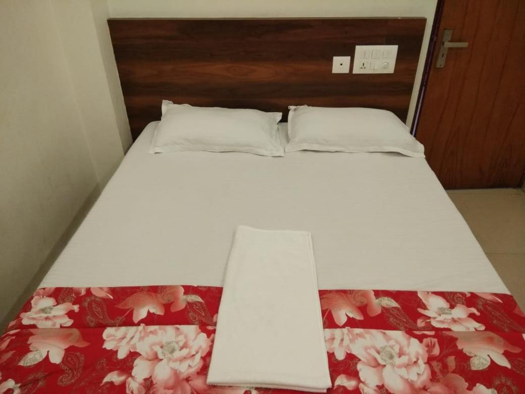Tirur Tourist Home Eksteriør billede